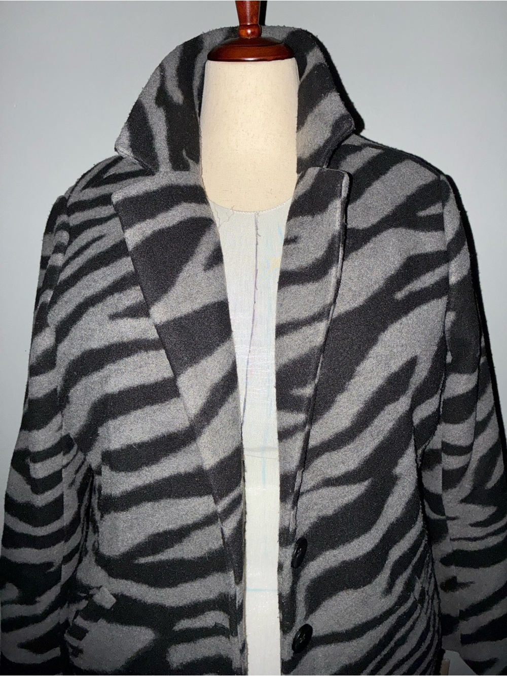 Torrid Jacquard Tiger Wave Blazer‑Style Coat — Size 1 (Black & Gray)